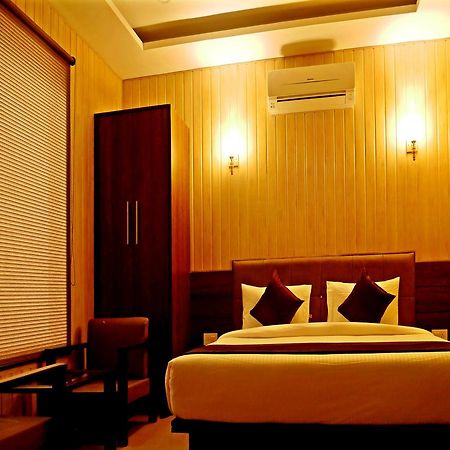 Hotel Trance Ganga Tapovan Kültér fotó