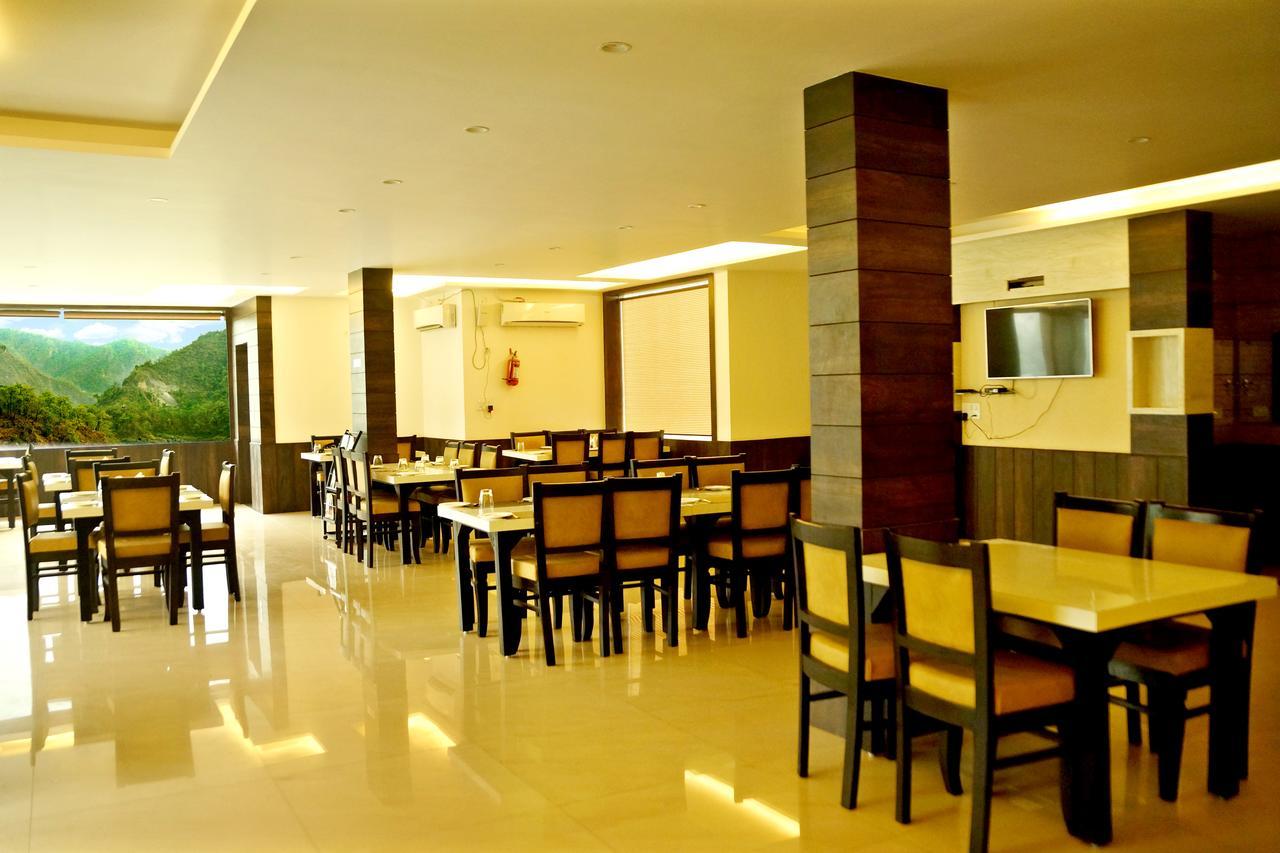 Hotel Trance Ganga Tapovan Kültér fotó