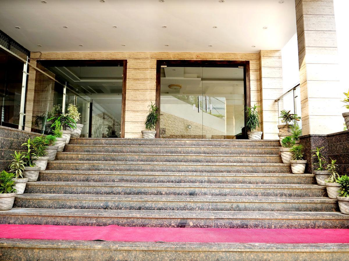 Hotel Trance Ganga Tapovan Kültér fotó