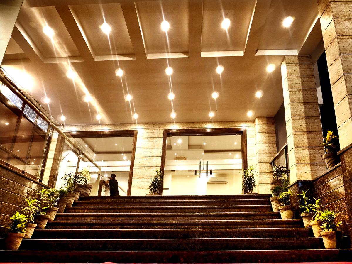 Hotel Trance Ganga Tapovan Kültér fotó