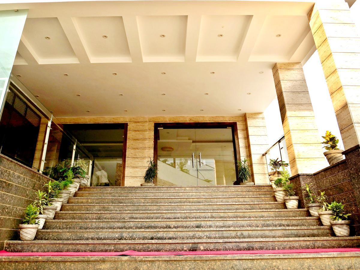 Hotel Trance Ganga Tapovan Kültér fotó